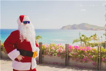 Promoción de reserva anticipada, llegada de Santa Claus en paracaídas, árbol de Navidad en suite, festividades tradicionales mexicanas y más