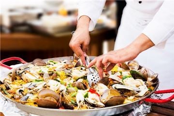 Nueva experiencia de pesca y taller interactivo de paella en Mar Del Cabo