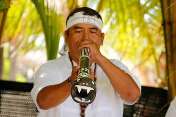 Ceremonia de trompeta maya ahora disponible como experiencia previa a las bodas en Grand Velas Riviera Maya