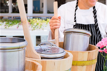 Nuevo taller invita a los huéspedes a hacer nieves de garrafa tradicionales en Mar del Cabo