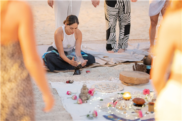 Nueva experiencia de bienestar inspirada en la Luna Llena para parejas incluye sonoterapia, cena bajo la Luna y más en Mar del Cabo
