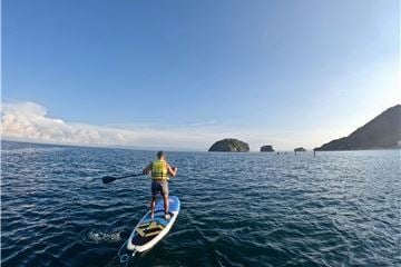 Nueva experiencia de bienestar en Casa Velas: tour en paddle con meditación a los Arcos de Mismaloya