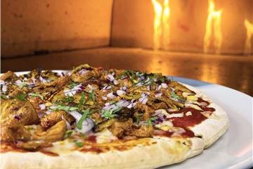 Nuevas pizzas mexicanas protagonizan la celebración del Día de la Independencia en Velas Vallarta