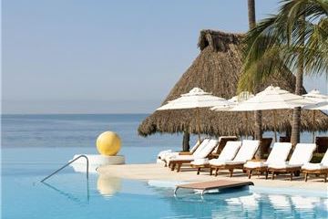 Velas Resorts nombrado entre los mejores resorts del mundo por los premios Travelers' Choice Awards 2022 de Tripadvisor