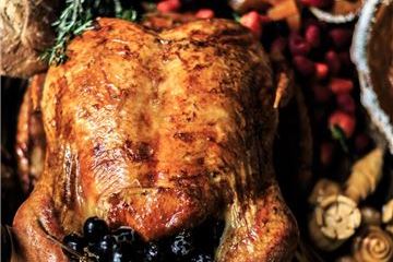 Pavo en adobo al estilo mexicano, una receta de Velas Resorts para celebrar el Día de Acción de Gracias