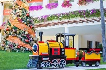 Árbol de Navidad en la suite, posadas tradicionales y más en esta temporada festiva en Velas Resorts