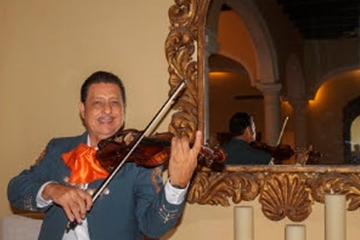 Velas Vallarta y su mariachi llevan la experiencia de los grupos a otro nivel